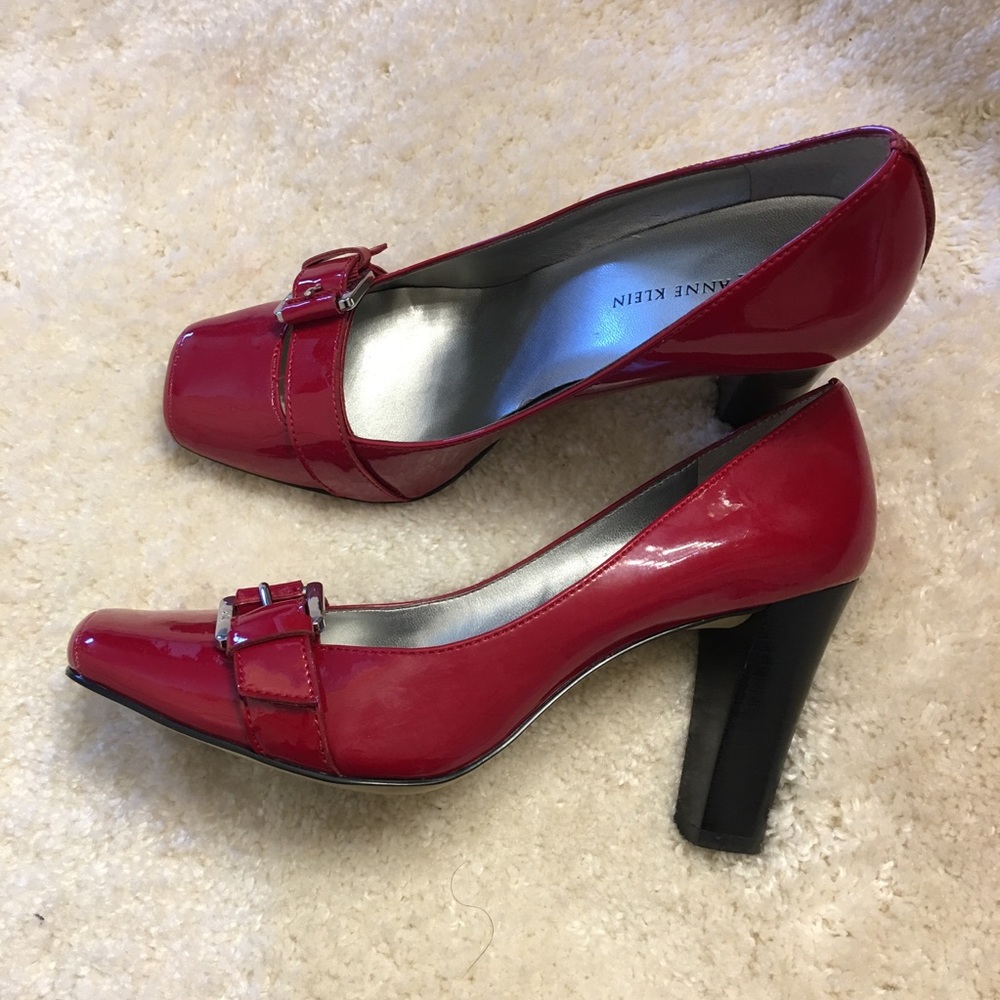 AK pumps. Leather.